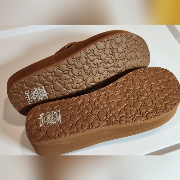 Roxy Flip Flops Sz 7 NWT - Picture 3 of 4